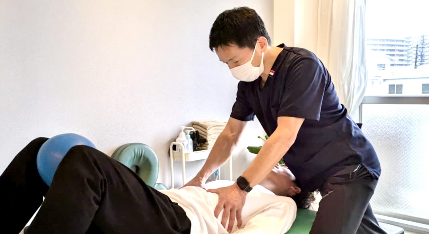 施術を行っている様子